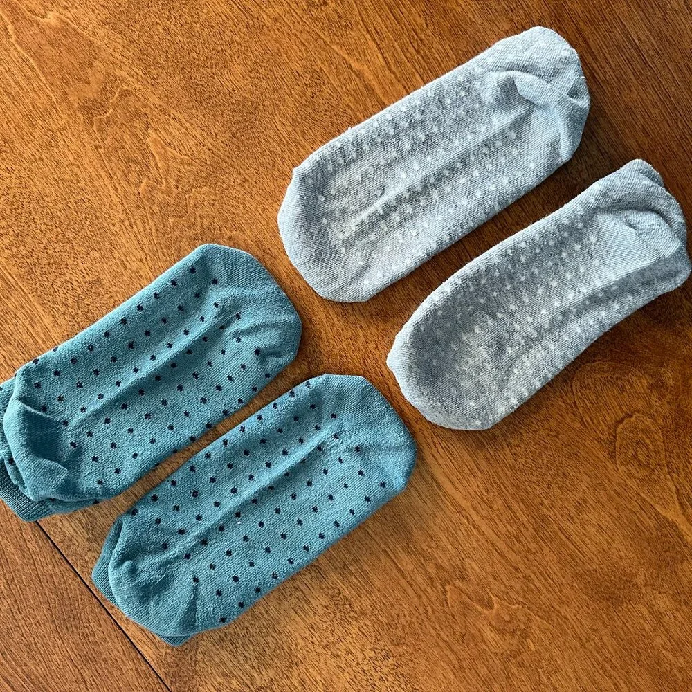 Old Navy polka dot ankle socks M *Free in bundle*